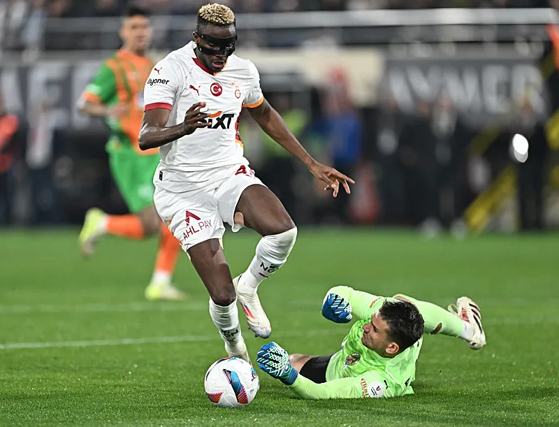 Galatasaray'dan flaş adım! Milli yıldız için girişimler başlıyor - 6