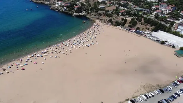 Sıcaktan bunalan İstanbullu Riva'ya akın etti-2