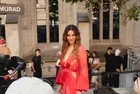 Melisa Aslı Pamuk Paris'te kırmızıya büründü! İddialı transparan tarzı sosyal medyayı ikiye böldü