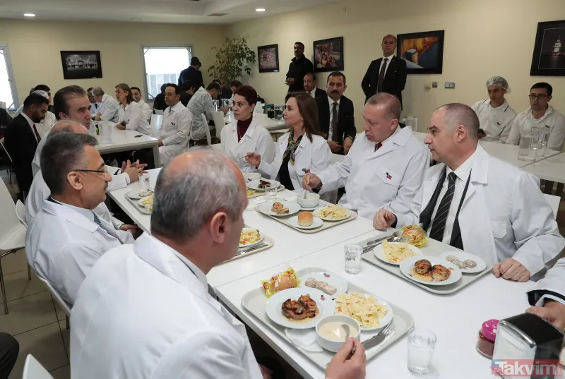 Başkan Erdoğan Eskişehir’de ETİ Fabrikası’nı ziyaret etti Galeri Takvim Başkan Erdoğan Eskişehir’de ETİ Fabrikası’nı ziyaret etti Galeri Takvim