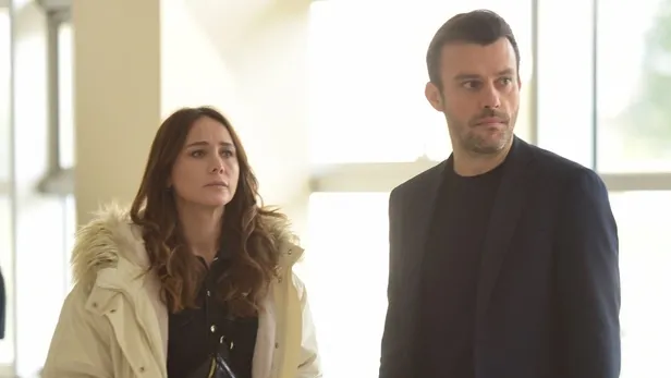 ne-yaptiysalar-olmadi-defteri-durulecek-show-tvden-burcin-terzioglu-salih-bademcili-dizi-hakkinda-flas-karar-1637137327579.jpg Show TV'den Burçin Terzioğlu Salih Bademci'li dizi hakkında flaş karar! Ne yaptıysalar olmadı defteri dürülecek!-2