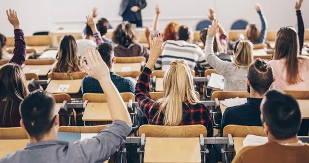 universiteler-uzaktan-egitim-mi-oldu-son-dakika-universiteler-online-mi-oldu-yok-hangi-universiteler-uzaktan-e-1676116350007.jpg