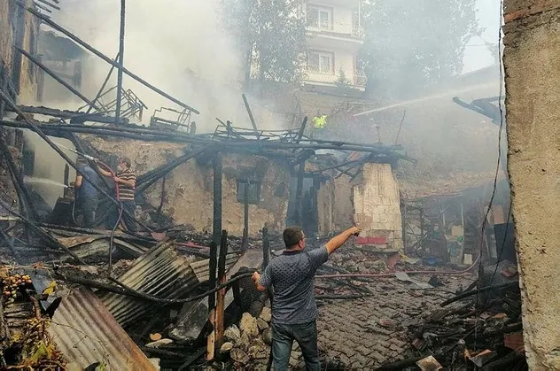 Çorum’da korkunç yangın: 4'ü çocuk 5 kişi yaşamını yitirdi.
