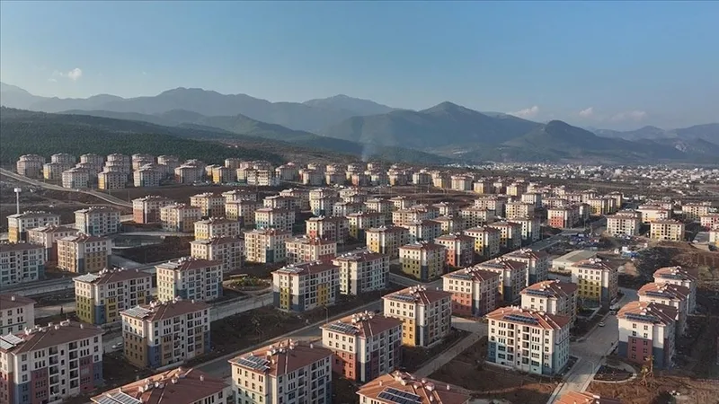 takvimden-chpye-dev-hizmet-deprem-bolgesi-yolcusu-ozgur-ozele-turist-rehberi-sehir-sehir-ihya-haritasi-1768427913859.jpeg TAKVİM'den CHP'ye dev hizmet! Deprem bölgesi yolcusu Özgür Özel'e turist rehberi: Şehir şehir ihya haritası...-7