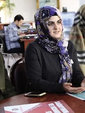 Yeni Asya Gazetesi’nin BYLOCK’çu muhabiri Nur Ener Kılınç Almanya’ya kaçtı!-1