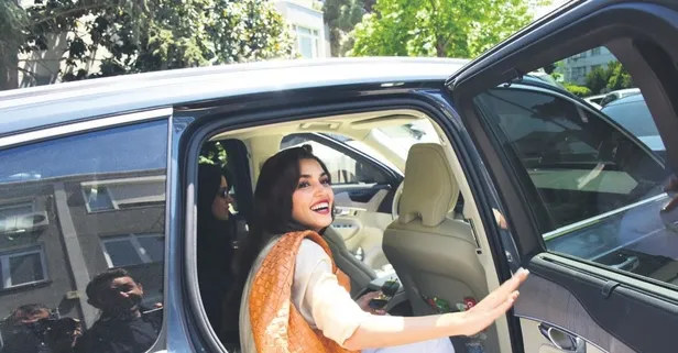 Hande Erçel ile Hakan Sabancı ayrıldı mı? Ünlü oyuncu son noktayı koydu: Hakan'la ilişkimiz...