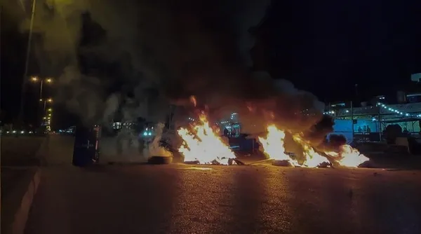 irakin-suleymaniye-kentindeki-irak-kurt-bolgesel-yonetimi-karsiti-protestolarda-1-kisi-daha-oldu-1607531645575.jpg Irak'ın Süleymaniye kentindeki Irak Kürt Bölgesel Yönetimi karşıtı protestolarda 1 kişi daha öldü-2