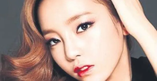 Güney Koreli şarkıcı ve oyuncu Goo Hara'nın hayranları yasta