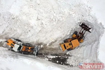 SON DAKİKA: Muş’ta nisan ayında 10 metre yükseklikte kar! Ekipler günde 50 metre ilerleyebiliyor
