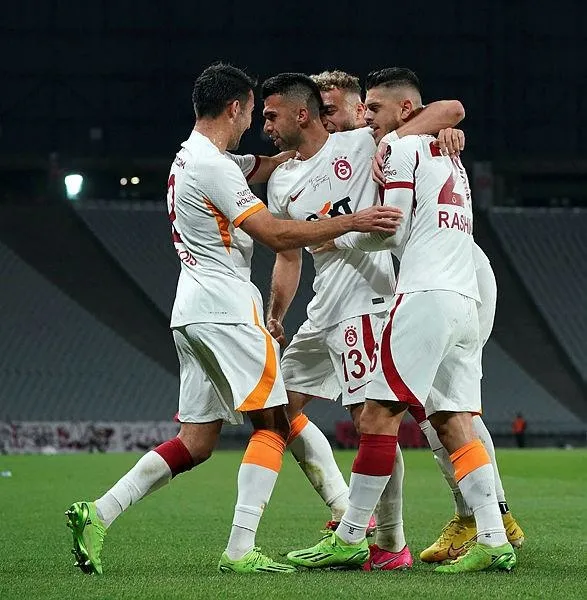 cimbom-hayata-dondu-galatasaray-karabukspor-deplasmanindan-2-0-galibiyetle-ayrildi-1667002139273.jpeg Cimbom hayata döndü! Galatasaray, Karabükspor deplasmanından 2-0 galibiyetle ayrıldı-3