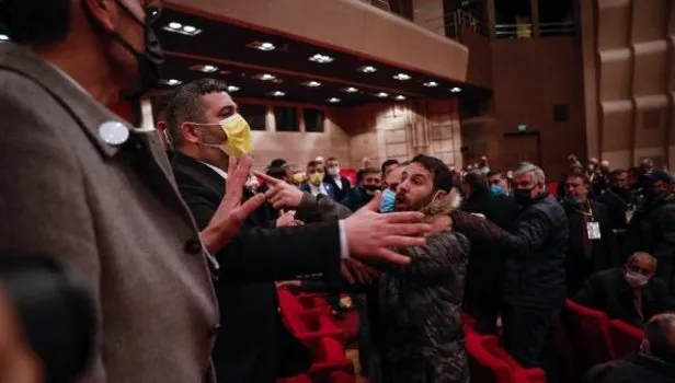 Taksicilerin Genel Kurulu'nda büyük kavga!