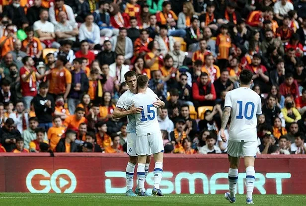 galatasaray-1-3-dinamo-kiev-mac-sonucu-ozeti-1649952391301.jpeg