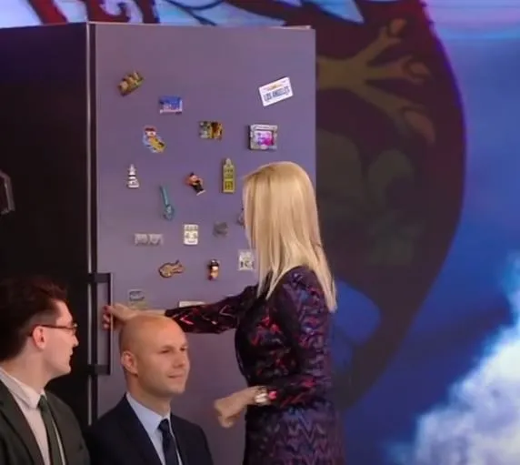 1648819001229.jpeg Sırbistan Cumhurbaşkanı canlı yayına buzdolabında katıldı: Herkes benden öyle sıkıldı ki...-3