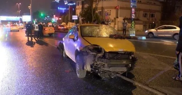 Beşiktaş’ta korkunç kaza: Otomobilin çarptığı taksinin sürücüsü camdan fırlayarak taksisinin altında kaldı