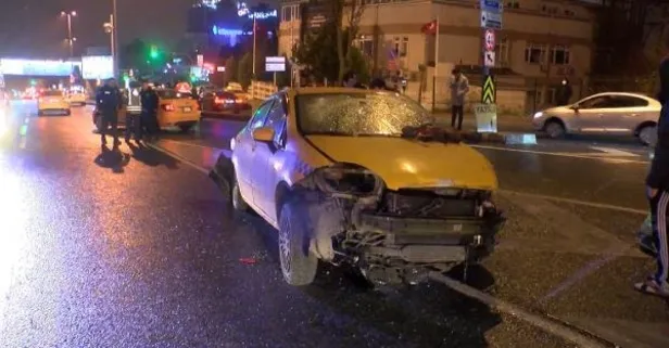 Beşiktaş'ta korkunç kaza: Otomobilin çarptığı taksinin sürücüsü camdan fırlayarak taksisinin altında kaldı