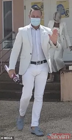 Grup seks yapmak isteyen çift koronavirüs yüzünden 4400 dolar ceza yedi - 16