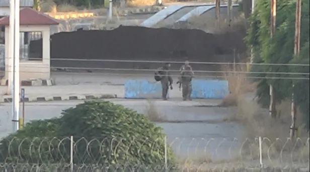 YPG'li teröristler Suriye sınırında böyle görüntülendi!-2