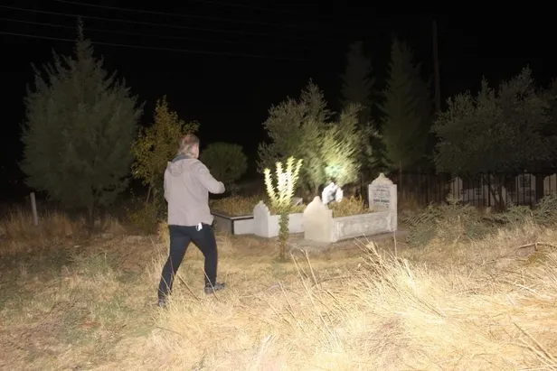 Adıyaman'da hareketli gece: Polis ekipleri mezarlıkta 'bebek' aradı-2