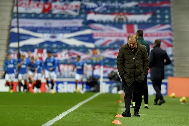 galatasarayda-kriz-var-1601676752572.jpeg Galatasaray'da kriz var! Fatih Terim ile yönetimin arasına kara kedi girdi...-3