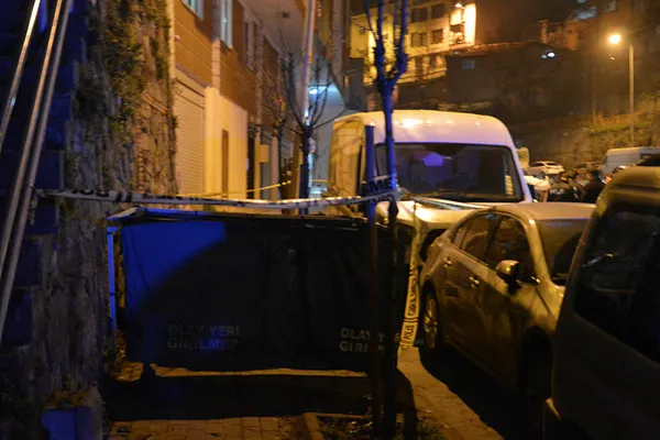 Kağıthane’de yabancı uyruklu kağıt toplayıcısı bıçaklanarak öldürüldü-4