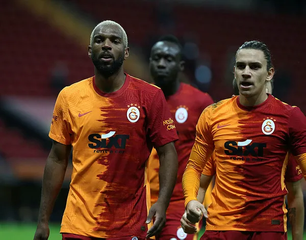ryan-babel-1-mac-daha-oynarsa-galatasaraydan-25-milyon-euro-alacak-1612294802324.jpg Ryan Babel 1 maç daha forma giyerse Galatasaray'dan 2.5 milyon euro alacak - 2