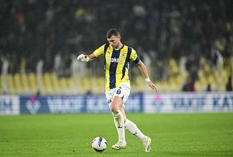 Edin Dzeko’ya milli davet