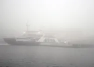 Çanakkale Boğazında göz görü görmüyor: Yoğun sis nedeniyle çift yönlü transit gemi geçişlerine kapatıldı