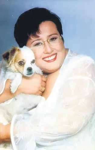 Akrep Nalan lakabıyla bilinen ünlü şarkıcı Füsun Nalan Açın hayata gözlerini yumdu