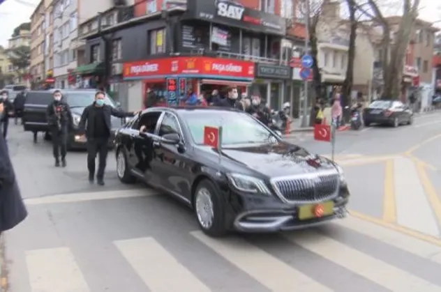 Son dakika: Başkan Erdoğan'dan Çengelköy'de esnaf ziyareti! Balıkçıdan alışveriş yaptı