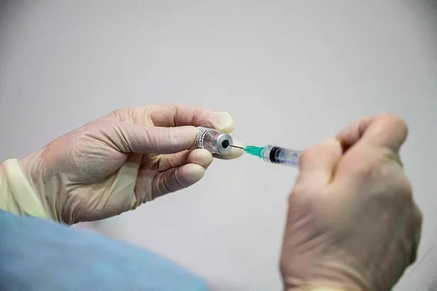 120 milyon doz BioNTech aşısının ilk sevkiyatını taşıyan uçak Ankara'ya indi-2