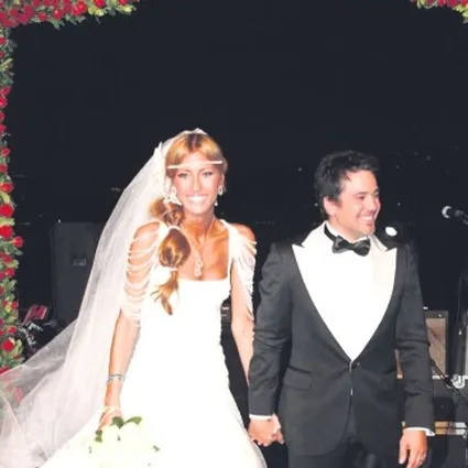 Çağla Şıkel ve Emre Altuğ’dan çocuklarıyla anlamlı yeni yıl buluşması