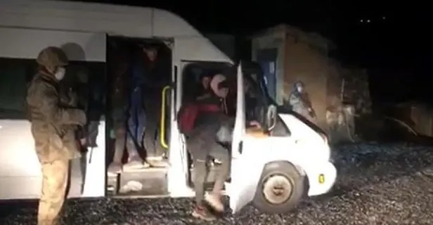 İki minibüsten 63 kaçak göçmen çıktı