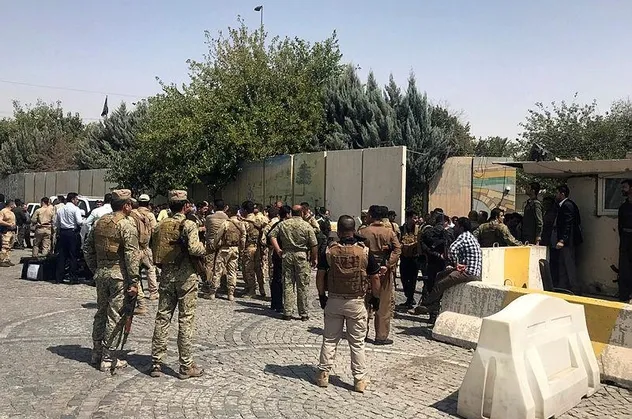 Erbil'de valilik binasına silahlı baskın!