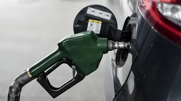 Araç sahipleri dikkat! Petroldeki düşüş akaryakıt fiyatlarını düşürdü: Motorine indirim geliyor-3