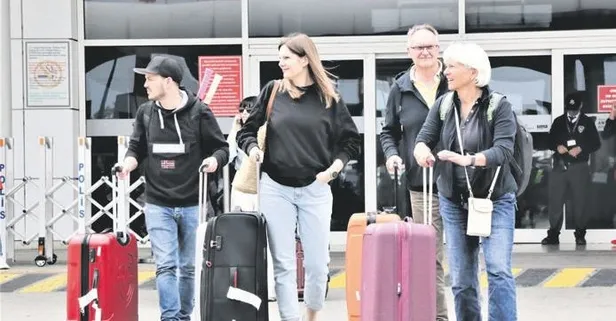 Antalya'da turist akını: 4 ayda 1 milyon 686 bin ziyaretçi geldi!