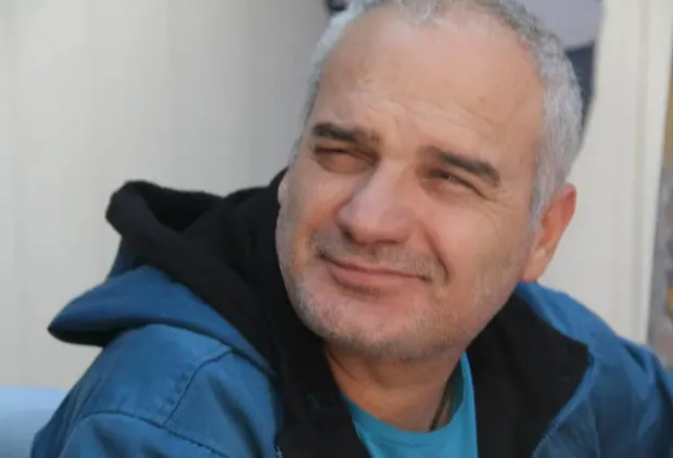 Sadakatsiz'in Volkan'ı Caner Cindoruk'a bak sen! Resmen maaile ortalığı ele geçirmişler babasından, kardeşine hatta amcasına kadar...-7