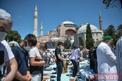 Başkan Erdoğan’ın kararıyla ibadete açılan Ayasofya-i Kebir Camii 1 yılda 3 milyonu aşkın ziyaretçiyi ağırladı