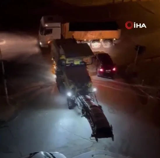 chpli-ibbnin-mega-is-bilmezligi-istanbulluya-uykuyu-haram-ettiler-1692512491484.jpeg CHP'li İBB'nin mega iş bilmezliği! İstanbulluya uykuyu haram ettiler-3