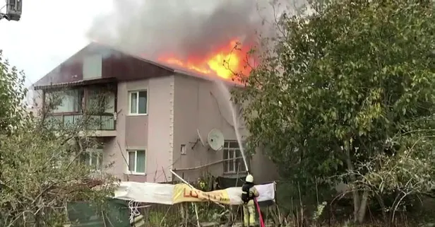 Üsküdar'da korkutan yangın! Alevler bir anda binayı sardı