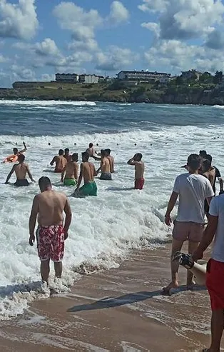 Kandıra sahillerinde olumsuz hava koşulları nedeniyle denize girmek yasaklandı