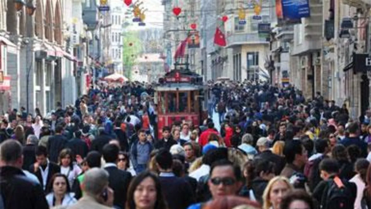 TÜİK açıkladı! Türkiye'de kadınlar mı erkekler mi daha uzun yaşıyor? İşte en uzun yaşayan il