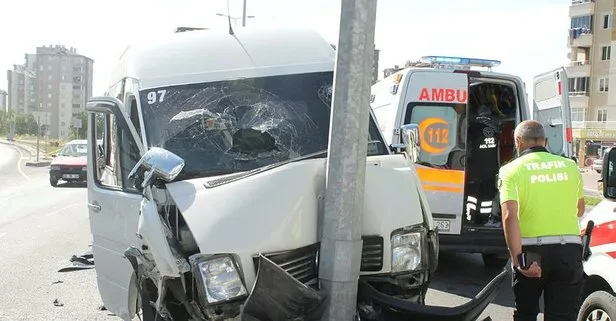 Kayseri’de yoldan çıkan kamyon işçi taşıyan minibüse çarptı: 10 yaralı!