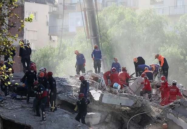 milli-egitim-bakani-ziya-selcuk-acikladi-izmirde-depremin-ardindan-2-bin-505-okulun-139unda-hafif-sorunlar-var-1604241257900.jpeg Milli Eğitim Bakanı Ziya Selçuk açıkladı: İzmir'de depremin ardından 2 bin 505 okulun 139'unda hafif sorunlar var-2