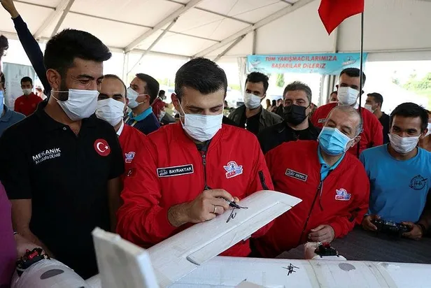 selcuk-bayraktar-duyurdu-teknofeste-rekor-basvuru-1600528681035.jpeg
