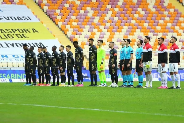 galatasarayda-fatih-terim-ve-umit-davala-caykur-rizespor-macindaki-hakereti-nedeniyle-pfdkya-sevk-edildi-1616517614331.jpeg Galatasaray'da Fatih Terim ve Ümit Davala Çaykur Rizespor maçındaki 'hakereti' nedeniyle PFDK'ya sevk edildi-4