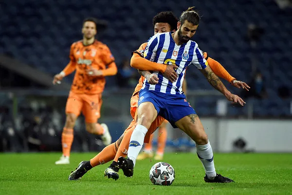 porto-ronaldolu-merih-demiralli-juventusu-maglup-etti-1613600007270.jpg Pepe'li Porto, Ronaldo'lu Merih Demiral'lı Juventus'u mağlup etti-2