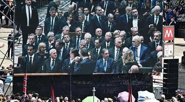 berlusconiye-veda-turkiyeden-iki-isim-katildi-1686768052960.jpeg Berlusconi'ye veda! Türkiye'den üst düzey iki isim katıldı-4