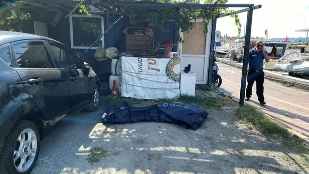 Son dakika: Haliç’te ceset şoku: Denizde temizlik yapan görevliler köprünün ayağında buldu-1