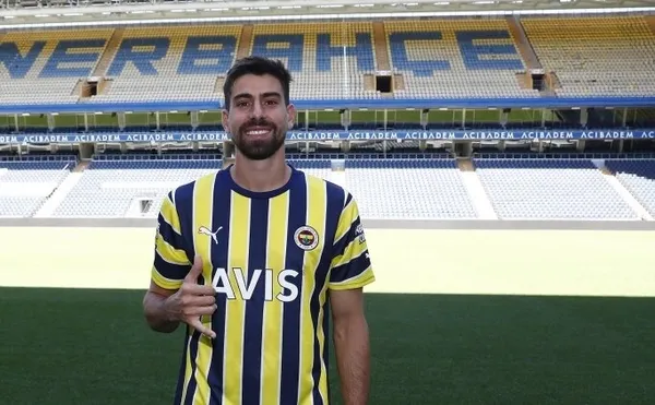 fenerbahce-luan-peres-transferini-resmen-acikladi-1659127503649.jpg Fenerbahçe Luan Peres transferini resmen açıkladı-2