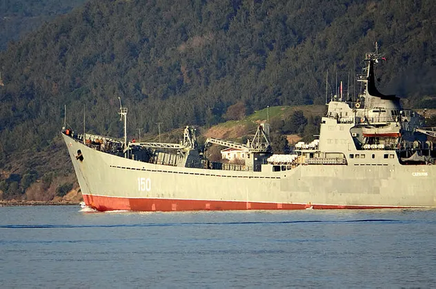 Çanakkale Boğazı'nda dikkat çeken hareketlilik